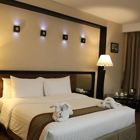 Avenue 64 Hotel Yangon Exterior photo