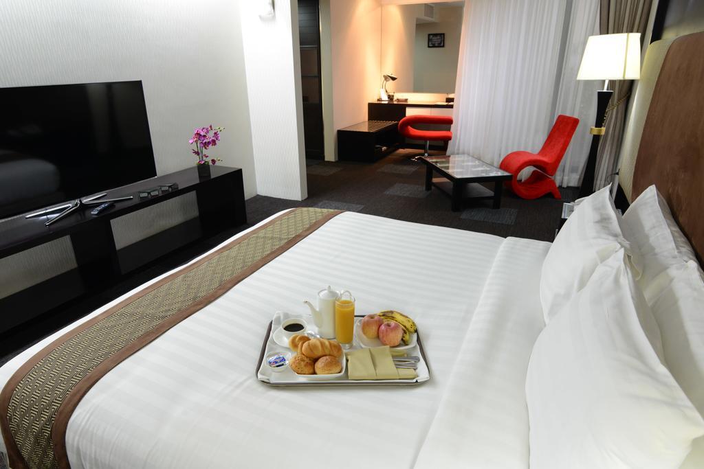 Avenue 64 Hotel Yangon Room photo