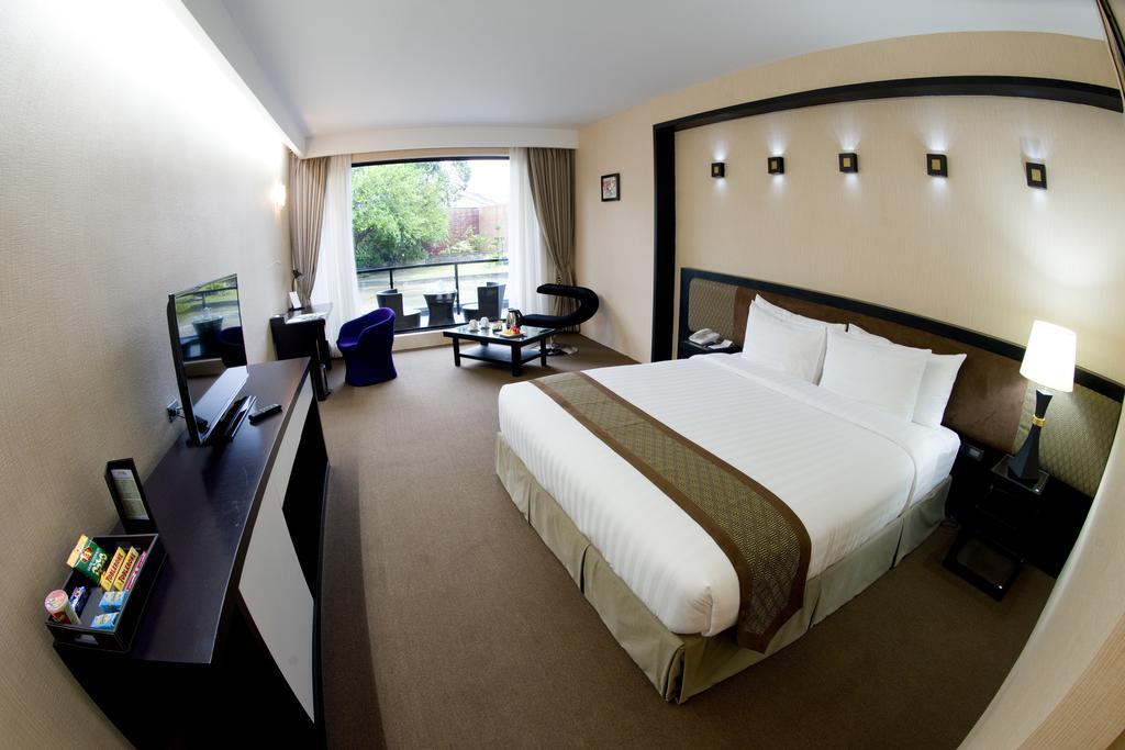 Avenue 64 Hotel Yangon Room photo