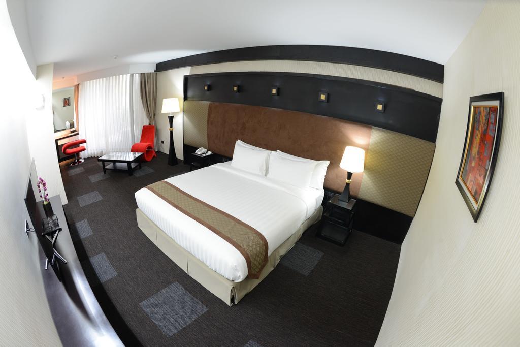 Avenue 64 Hotel Yangon Room photo